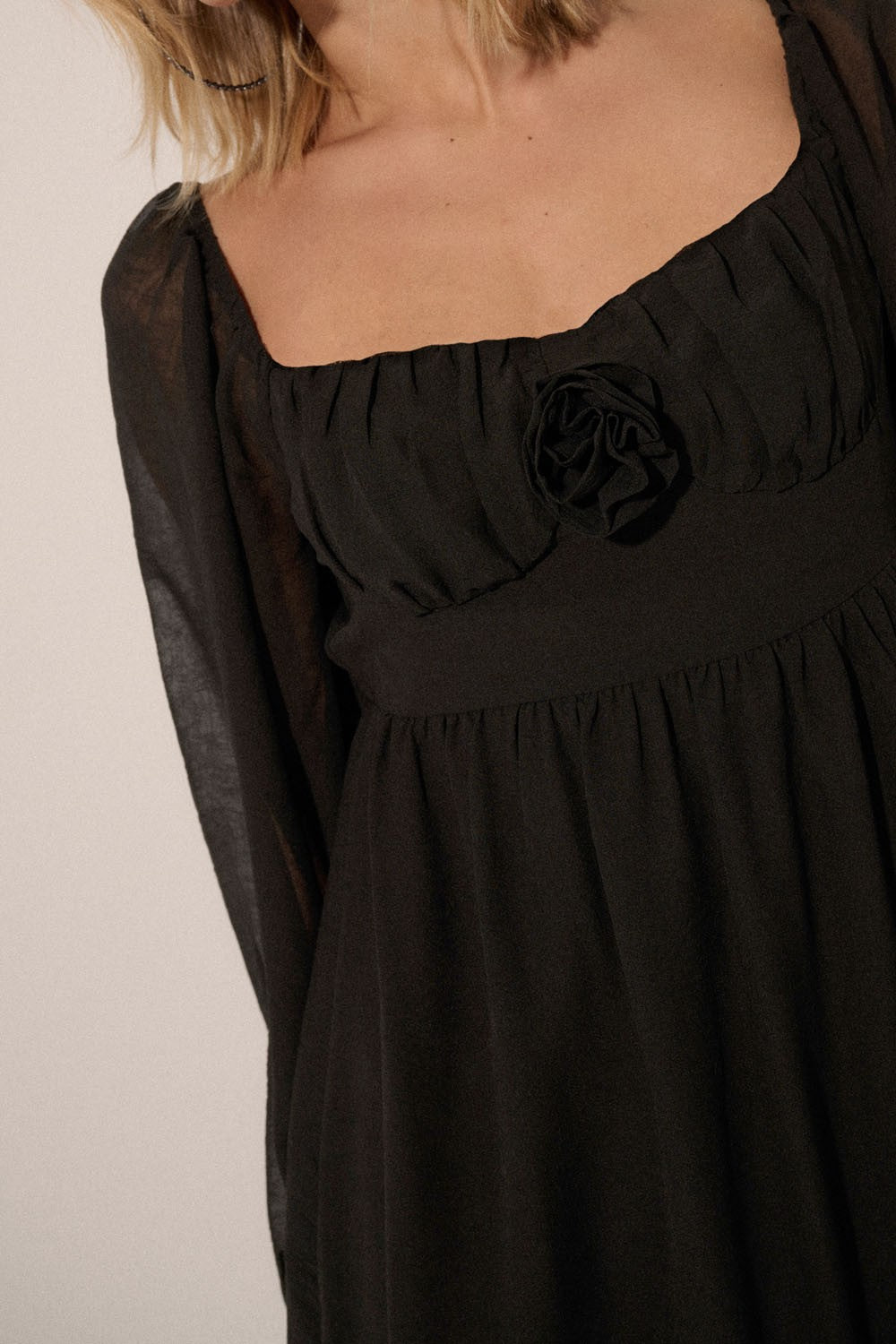 The Emery Rose Sweetheart Neck Mini Dress | Black |